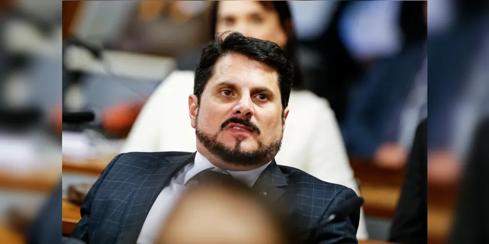 Do Val diz que alertou Fux sobre sanções se não 'salvar Bolsonaro'
