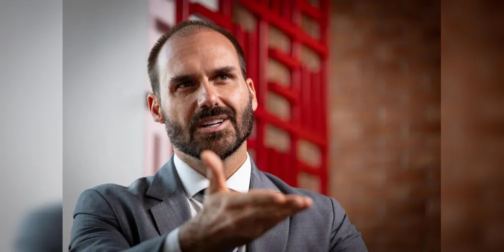 O deputado passou boa parte de sua temporada nos EUA — que começou em março — de licença do mandato, sob a alegação de ser um exilado político