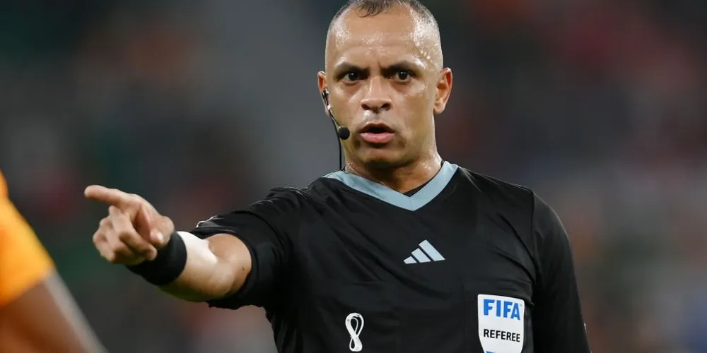 Wilton Pereira Sampaio será o árbitro do jogo