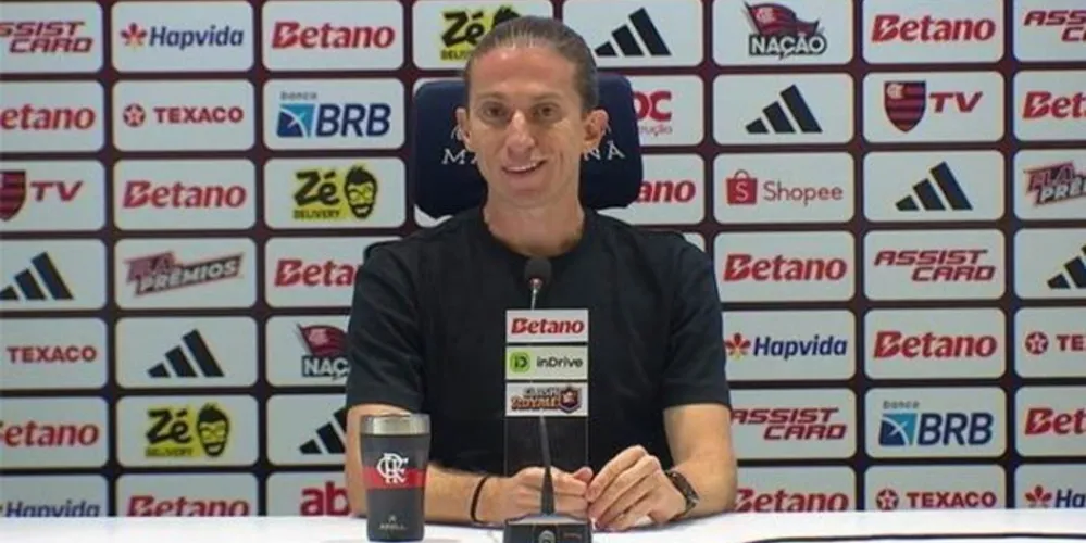 Filipe Luís em entrevista após vitória do Flamengo sobre o Palmeiras