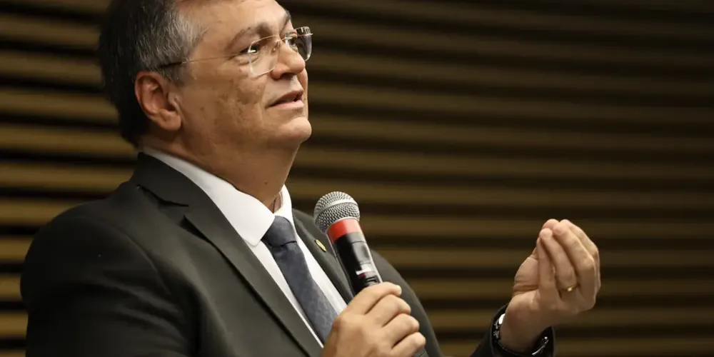 O ex-presidente Jair Bolsonaro é um dos principais alvos do documento