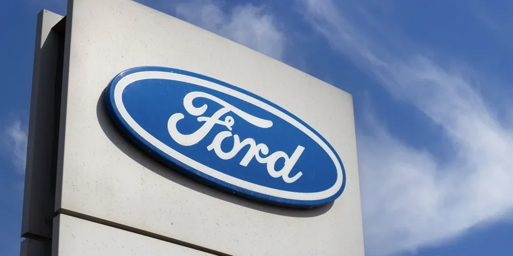 A Ford é um dos gigantes do setor automotivo que vêm enfrentando dificuldades para se firmar no mercado de veículos eletrificados