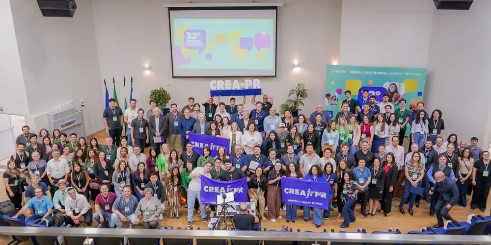 Estudantes comemoram premiações do curso de Engenharia Civil