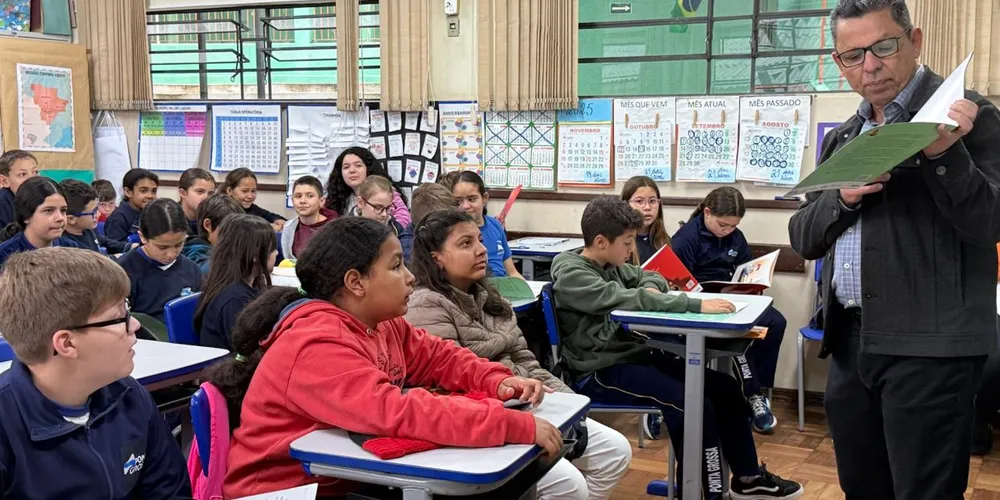 O início da produção literária infantil de Miguel Sanches Neto começou com o nascimento dos filhos dele
