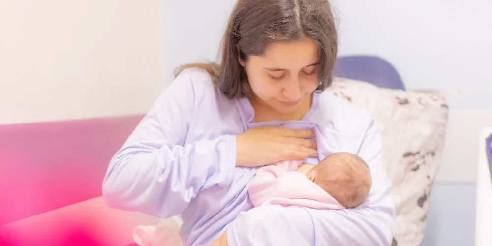 Imagem ilustrativa da imagem Agosto Dourado dos HU-UEPG sensibiliza sobre a importância da amamentação