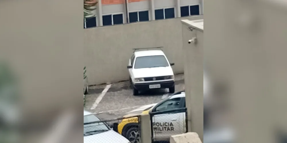 O carro foi levado ao pátio 13ª Subdivisão Policial da Polícia Civil e o proprietário aguarda liberação após procedimentos legais