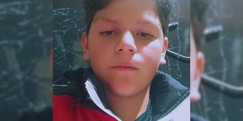 O estudante Lenon Kapp Zavacki, de 14 anos, foi sepultado na manhã deste sábado (20)