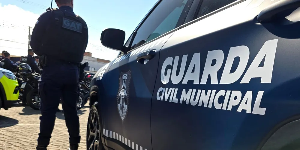 Guarda Civil Municipal durante exercício da profissão