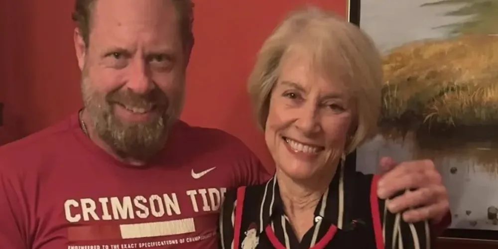 Homem de 56 anos matou a própria mãe, de 83, nos Estados Unidos.