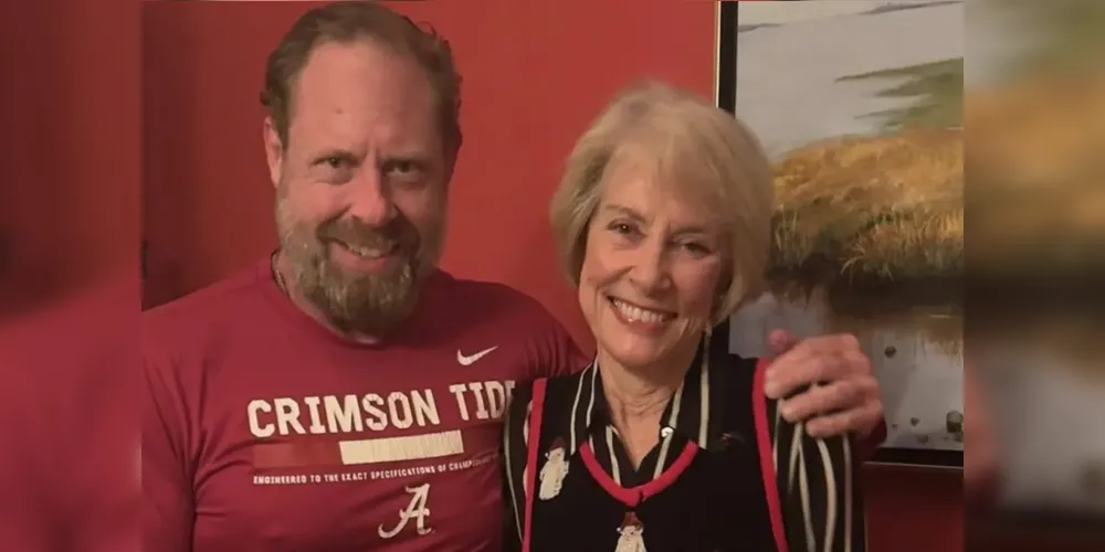 Homem de 56 anos matou a própria mãe, de 83, nos Estados Unidos.