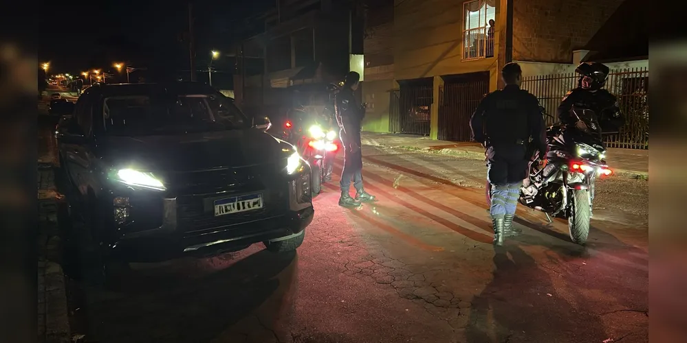 O veículo, sem irregularidades, foi entregue à esposa do preso
