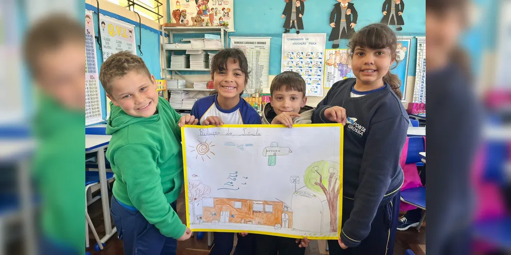 Como proposta, os educandos produziram cartazes sobre o tema trabalhado