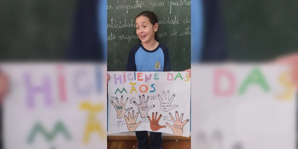Entre as ações realizadas, os alunos produziram cartazes, fizeram apresentações aos colegas e foram ao lavatória da escola colocar em pratica a higiene das mãos