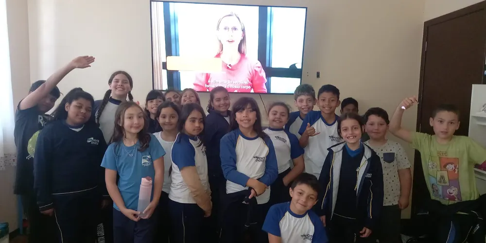 A proposta realizada pela turma incluiu, além do uso da videoaula do Vamos Ler,  a realização de textos coletivos, gráficos e reflexões