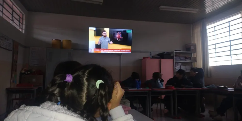 Confira a entrevista dos alunos na escola e em casa