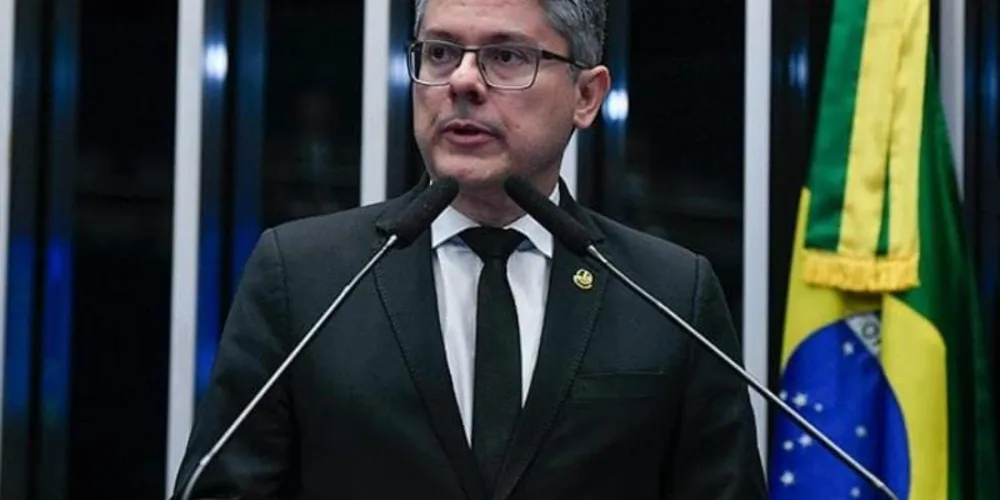 Alessandro Vieira (MDB-SE) apontou nas redes sociais que medida é prejudicial aos brasileiros