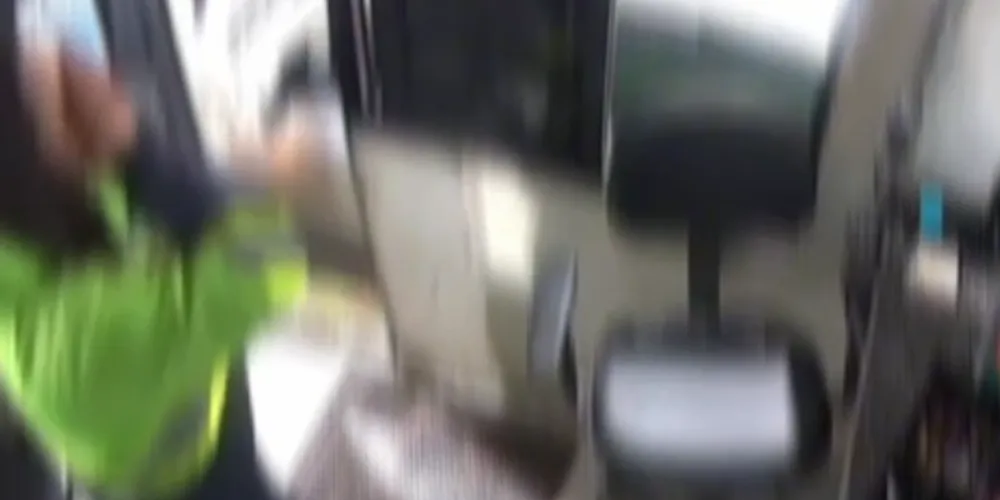 A atendente buscou ajuda e o homem foi preso pelo crime de importunação sexual