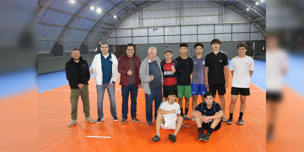 O prefeito Reinaldo Cardoso esteve presente na entrega do espaço esportivo