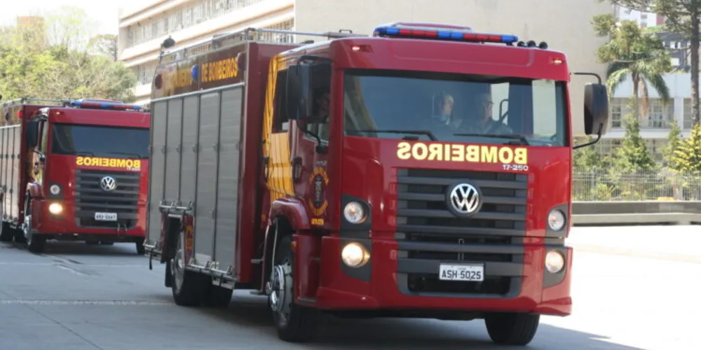 O Corpo de Bombeiros foi acionado na madrugada desta sexta-feira (12) para atender a ocorrência de incêndio na residência.