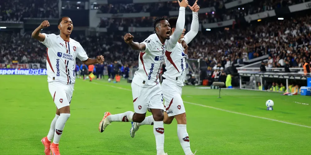 LDU comemora gol sobre o Palmeiras na Libertadores