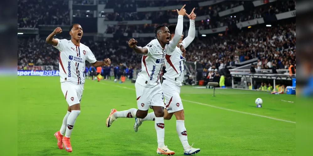 LDU comemora gol sobre o Palmeiras na Libertadores