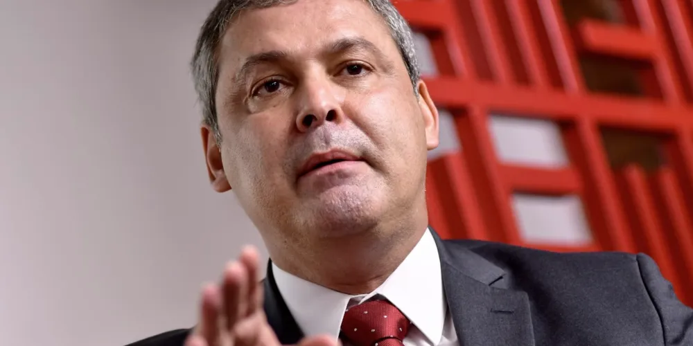 Lindbergh alega que “a proposta foi conduzida pela Mesa Diretora com graves irregularidades regimentais e constitucionais”