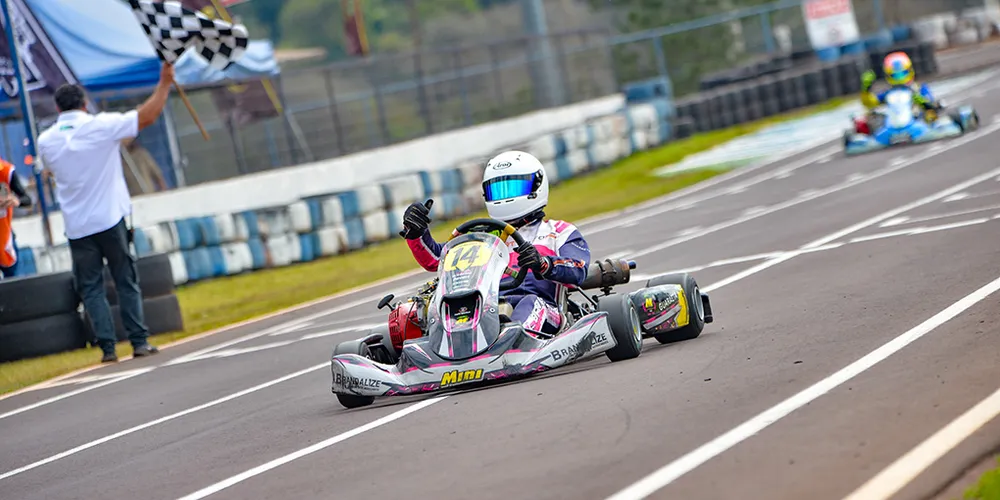 O Paranaense de Kart é disputado na Semana da Pátria.