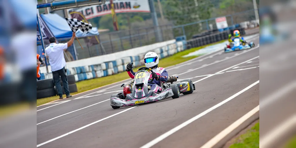 O Paranaense de Kart é disputado na Semana da Pátria.