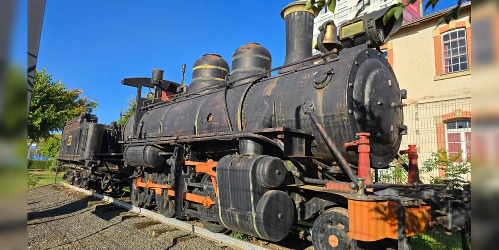 Empresa deve realizar a retirada da locomotiva e do tender da antiga Estação Paraná – que juntos pesam, aproximadamente, 45 toneladas