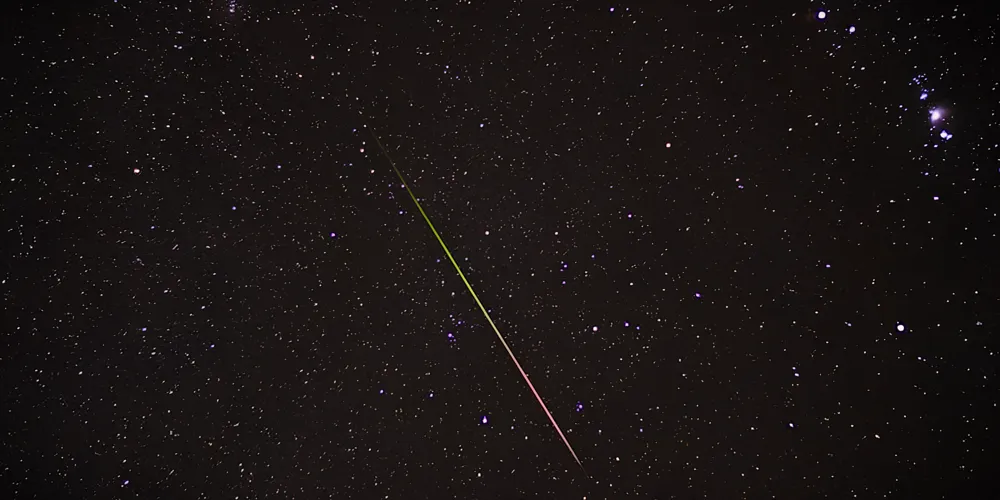 James McCue (Novo México) capturou este meteoro das Orionídeas em 22 de outubro de 2023