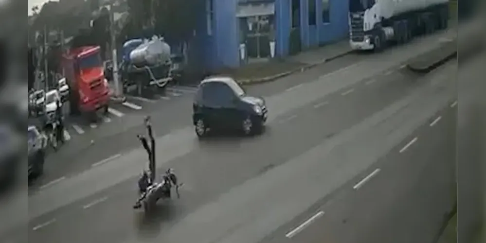 Acidente ocorreu no trecho urbano da BR-376