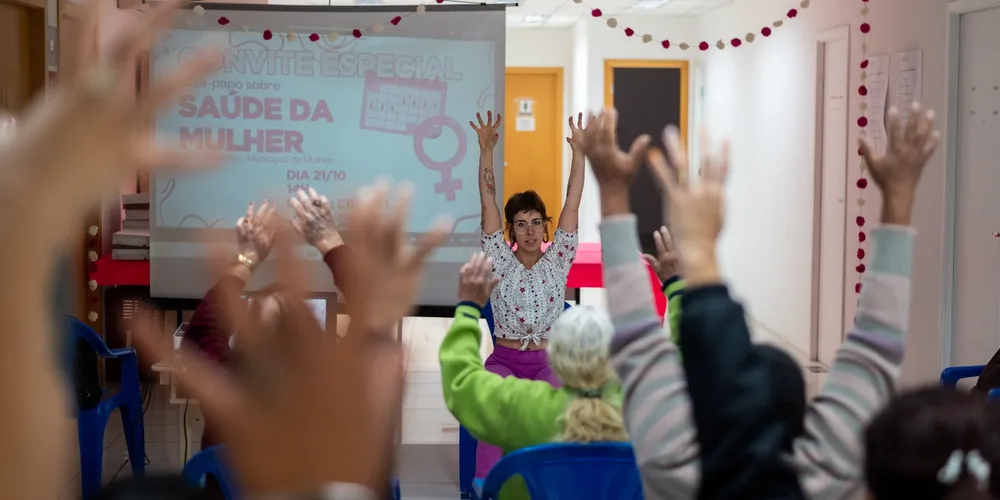 Além das práticas corporais, os encontros contam com rodas de conversa