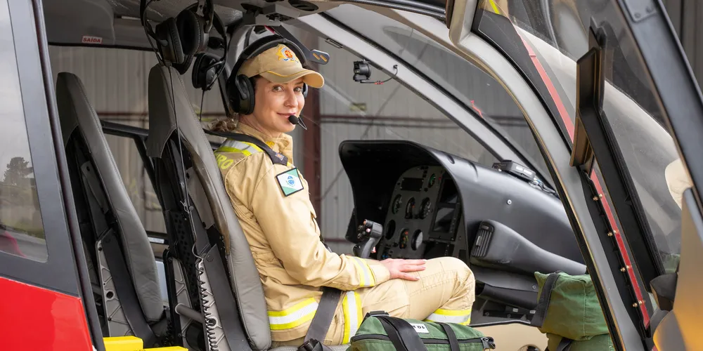 Capitã Keyla Karas passou a integrar a recém-cirada Unidade Aérea dos Bombeiros, composta por três pilotos e um operador aerotático
