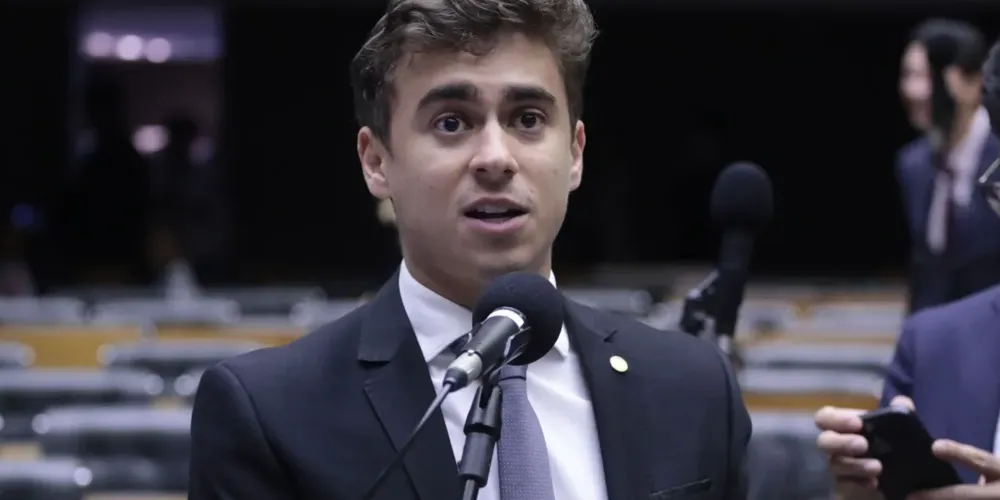 Nikolas foi um dos responsáveis por garantir o apoio do PL (Partido Liberal) ao texto que dificulta a prisão e a abertura de processos criminais contra deputados e senadores para, em contrapartida, destravar a urgência da anistia