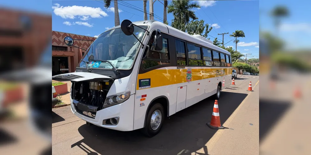 Novo ônibus da APAE de Bandeirantes foi entregue ao município nesta segunda-feira (20)