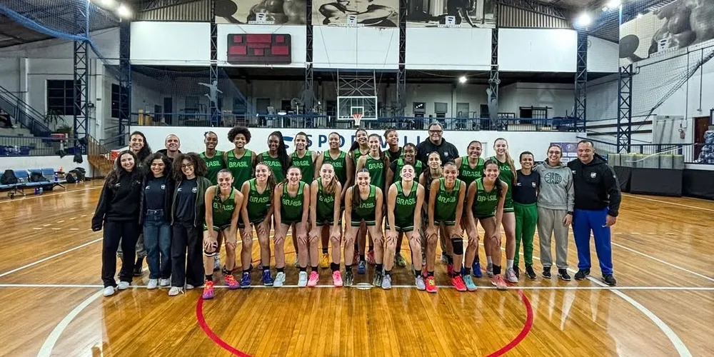 Todas as atletas e comissão técnica que estão no Camp de Desenvolvimento