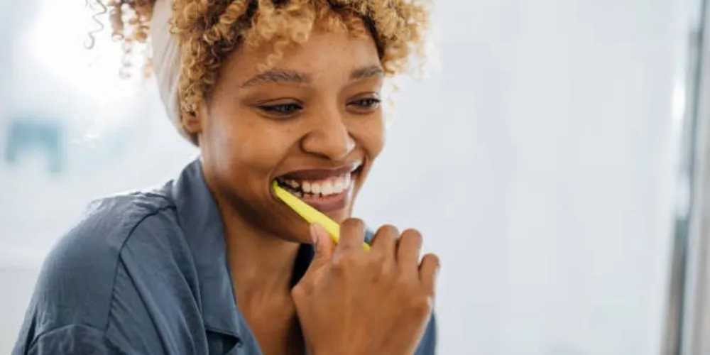 Para garantir uma higiene completa, é importante escovar os dentes, ao menos, três vezes ao dia