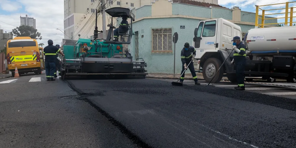 Trabalho consiste na correção de deformidades acumuladas na pista ao longo dos últimos anos
