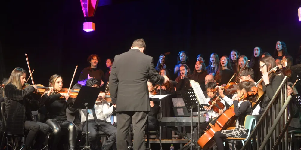 Orquestra de Cordas e Meninas Cantoras reunidos em grandes apresentações