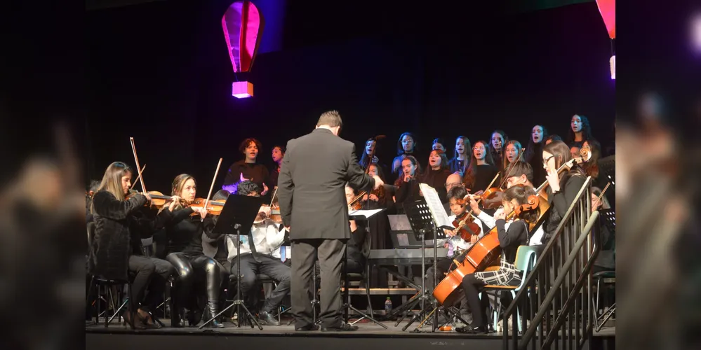Orquestra de Cordas e Meninas Cantoras reunidos em grandes apresentações