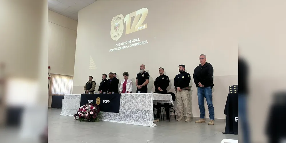 A Medalha de Serviço Policial destina-se a reconhecer e premiar a dedicação, eficiência e os relevantes serviços prestados em prol da Polícia Civil do Paraná e da Segurança Pública