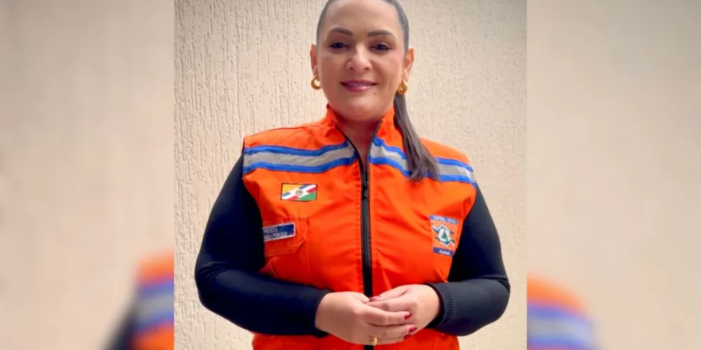 A prefeita de Carambeí, Elisangela Pedroso (PL), prestou apoio a locais e famílias