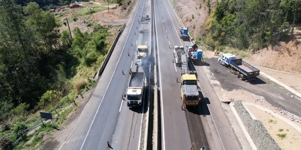 O trabalho ocorre, simultaneamente, nas rodovias BR-376, PR-323, PR-090, PR-445 e BR-373