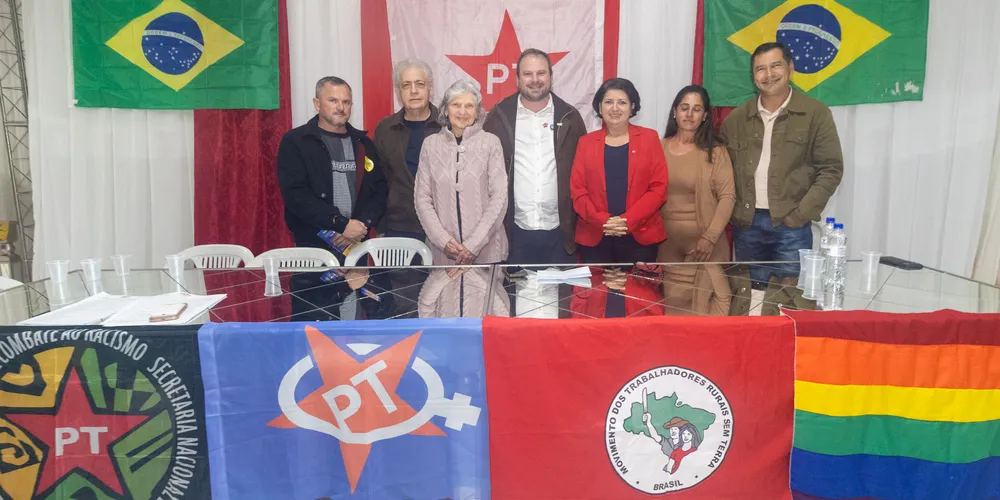 Além de Mazer, empossou-se também outros cargos, como vice-presidente por exemplo