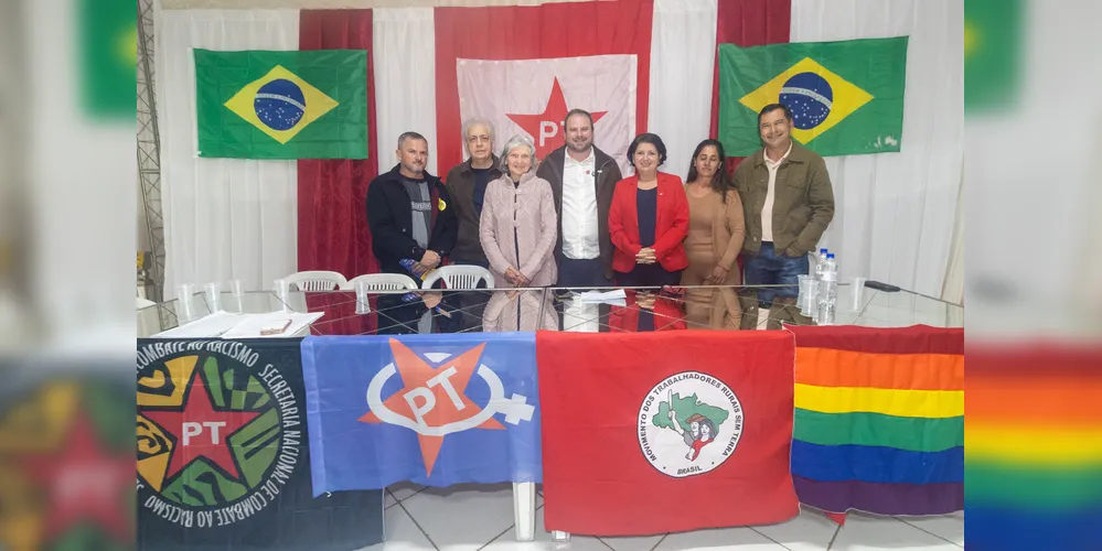 Além de Mazer, empossou-se também outros cargos, como vice-presidente por exemplo