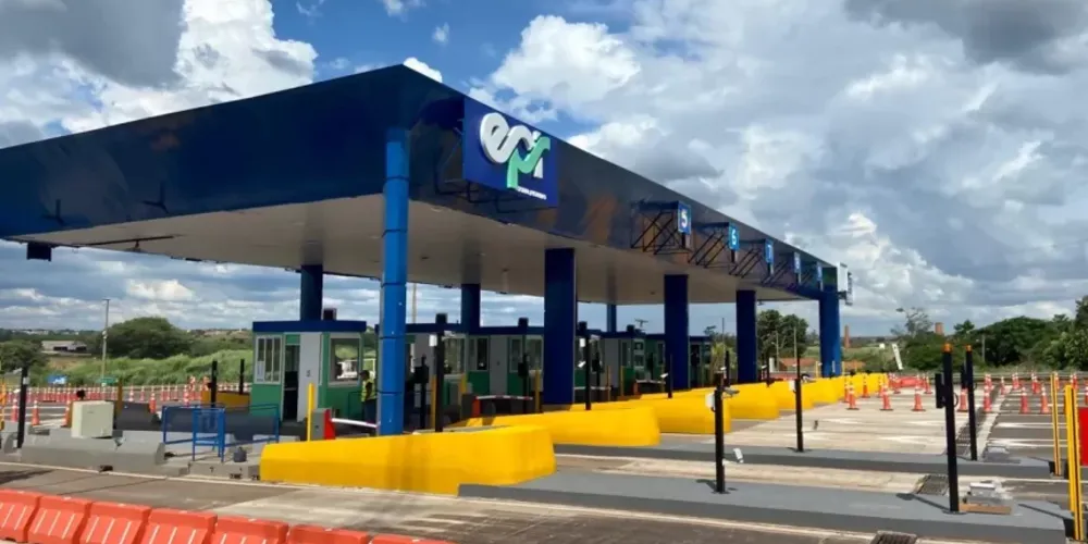 A ação foi flagrada pelas câmeras de monitoramento dos locais