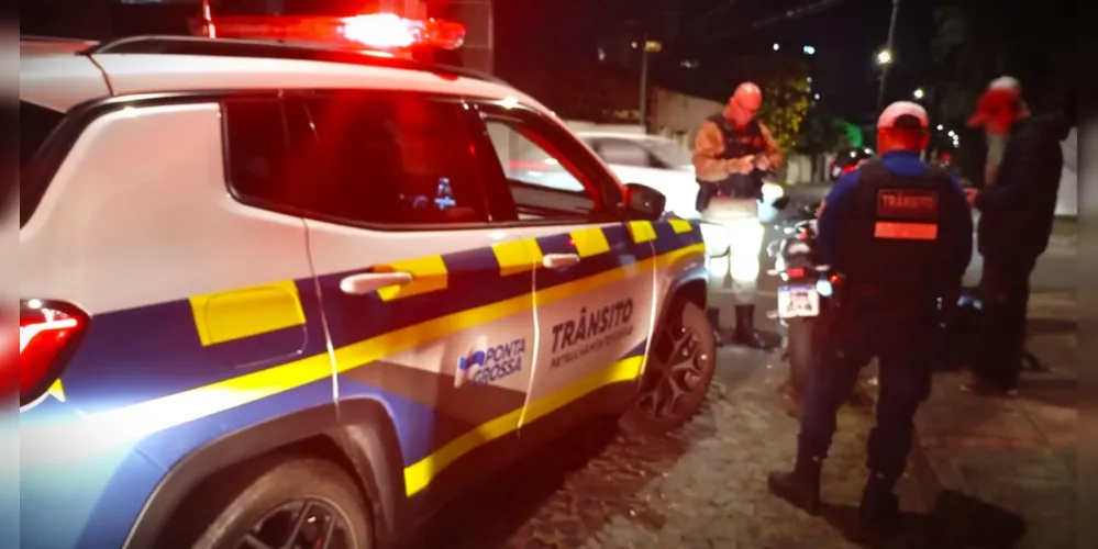 Agentes de Trânsito e da Polícia Militar estiveram na ocorrência