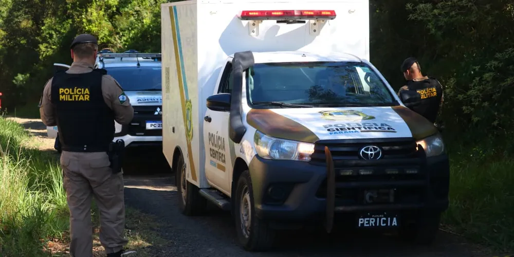 Equipes da polícia seguem investigando o caso