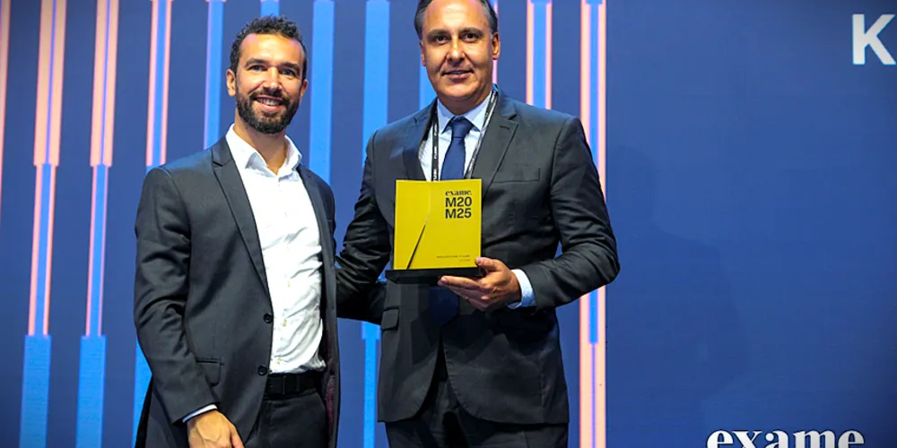 À esquerda Alexandre Nicolini, diretor de celulose da Klabin