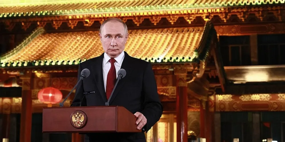 Presidente russo afirma que problemas entre autoridades brasileiras e o ex-presidente Jair Bolsonaro refletem em tarifaço.